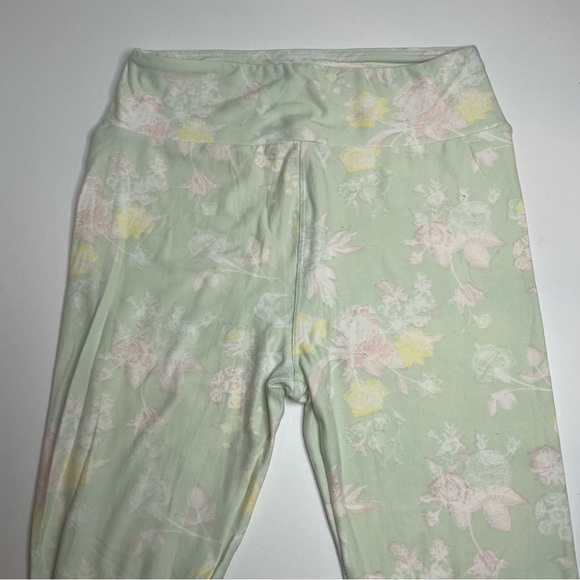 LuLaRoe Leggings OS One Size Set of 3 Light Green Floral Red Triangle Feathers - Picture 4 of 7